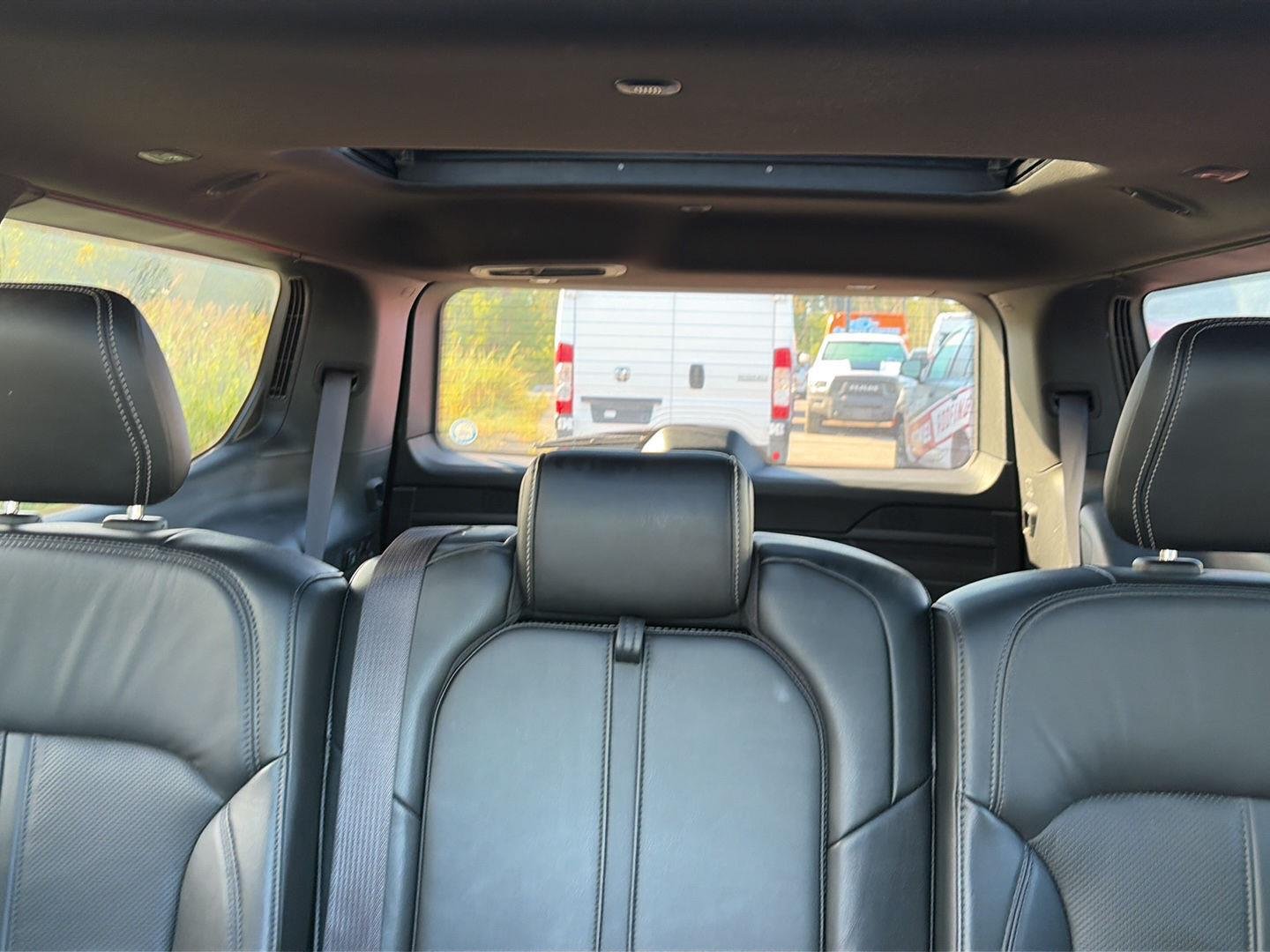 Used 2022 Diamond Black Crystal Pearlcoat Jeep Series I image 12