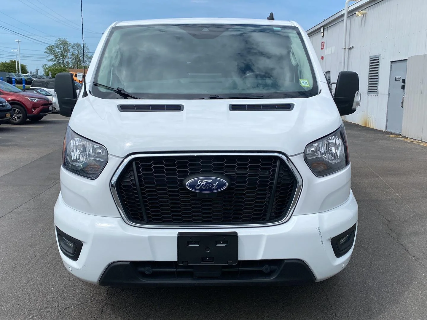 Used 2023 Oxford White Ford 350 XLT image 2