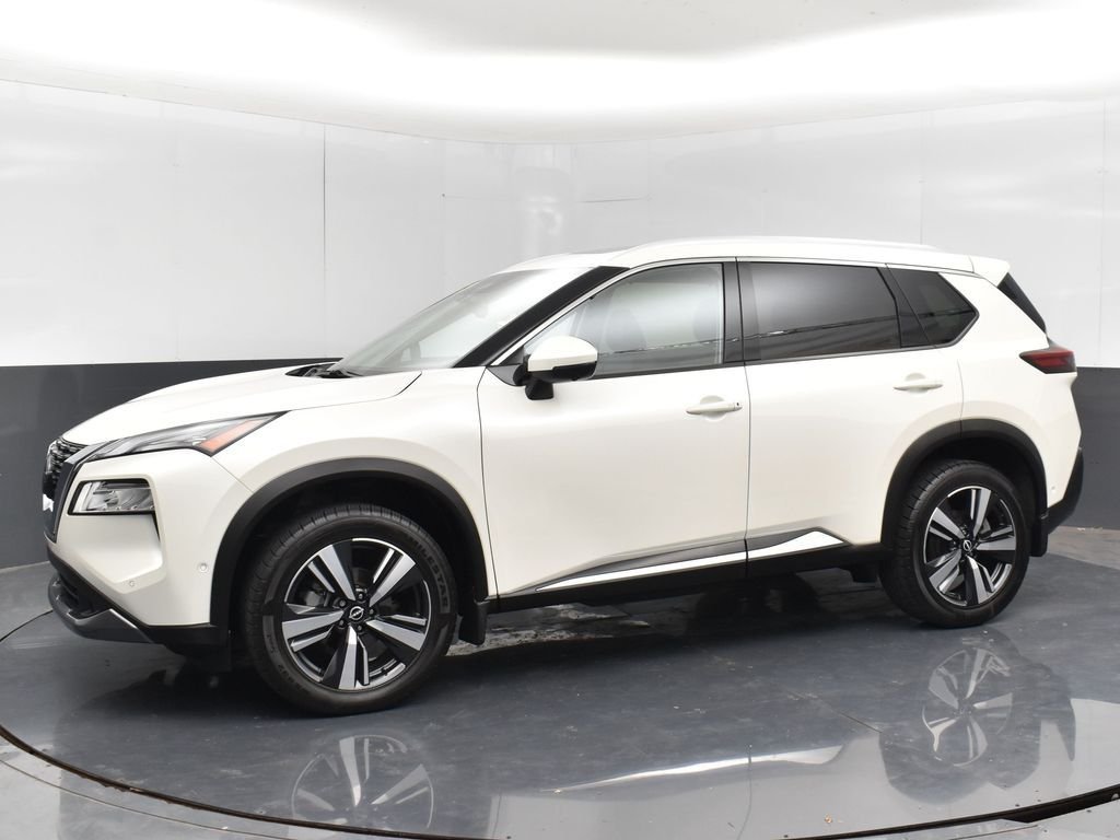 Used 2023 White Nissan SL image 15