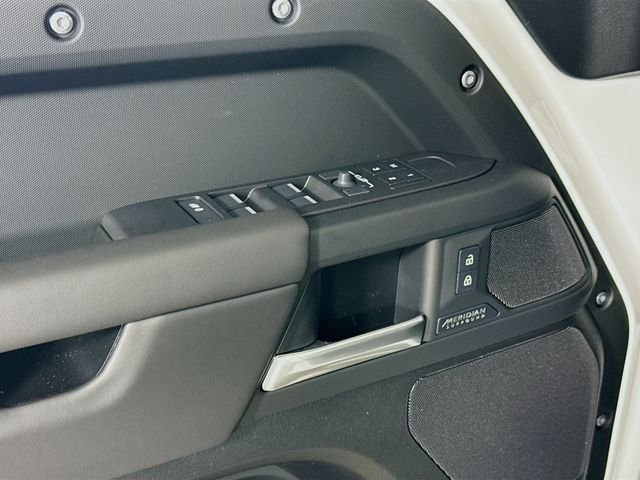 New 2026 Fuji White Land Rover X-Dynamic SE image 20