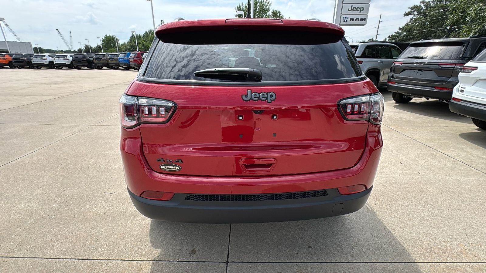 New 2026 Red Hot Pearlcoat Jeep Latitude image 12
