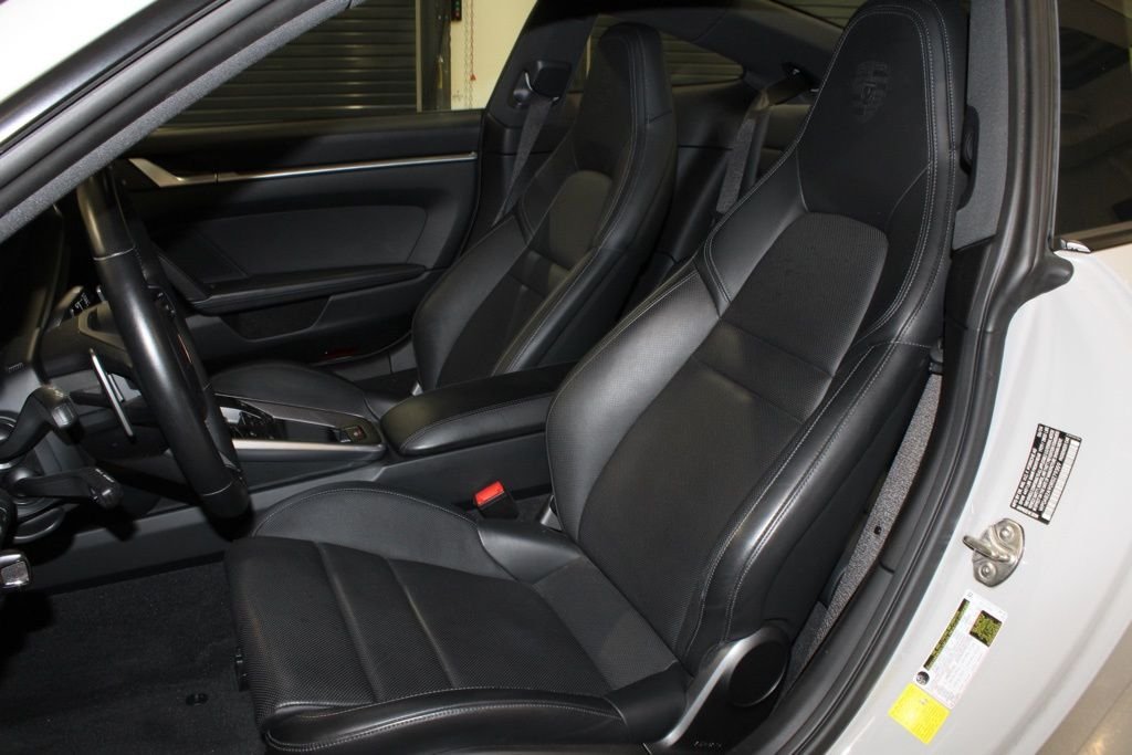 Used 2024  Porsche Carrera 4S image 5