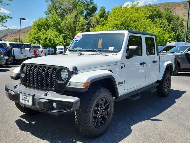 Used 2022 White Jeep Sport image 5