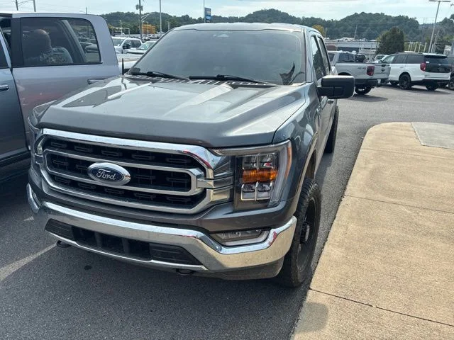 Used 2023 Gray Ford XLT image 3