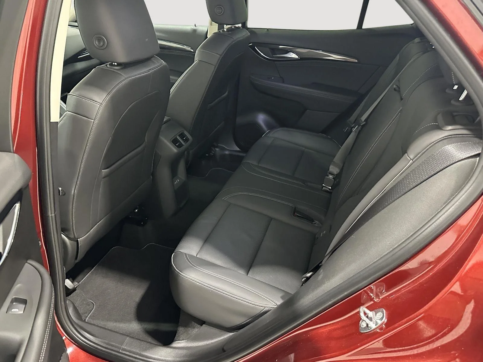 Used 2023 CINNABAR METALLIC Buick Essence image 22