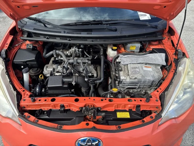 2014 Toyota Prius c One - Photo 13