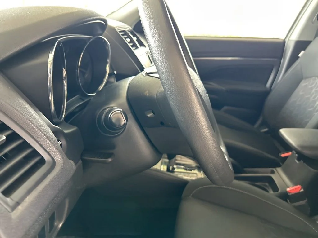 Used 2024 Gray Mitsubishi  image 32