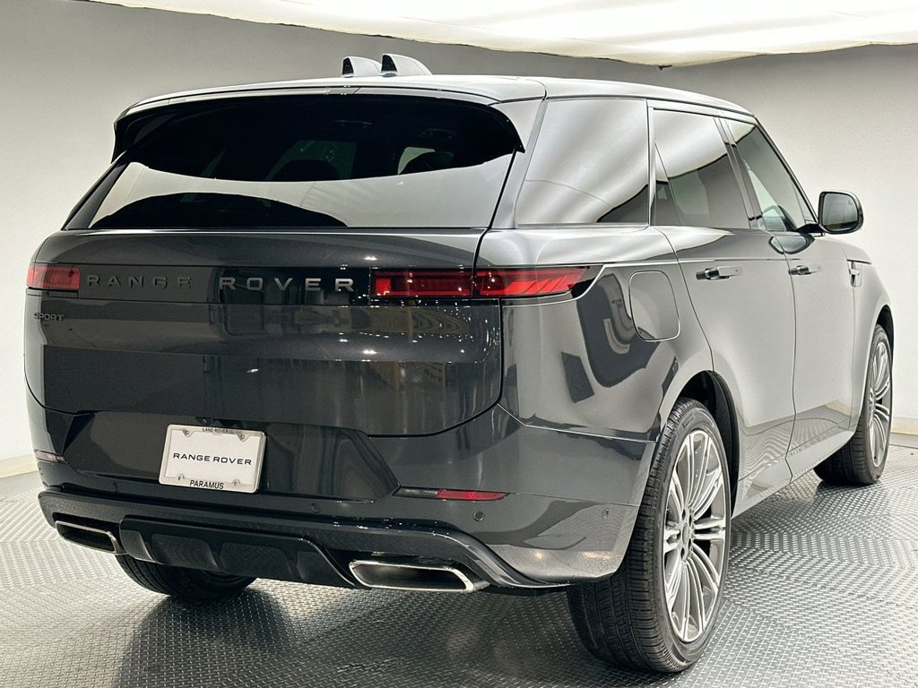 New 2027 Carpathian Gray Premium Metallic Land Rover Dynamic SE image 3