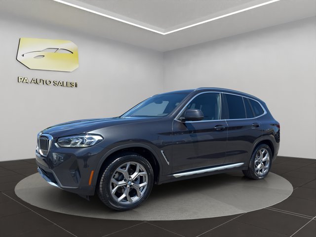 Used 2022 Dark Graphite Metallic BMW xDrive30i image 3