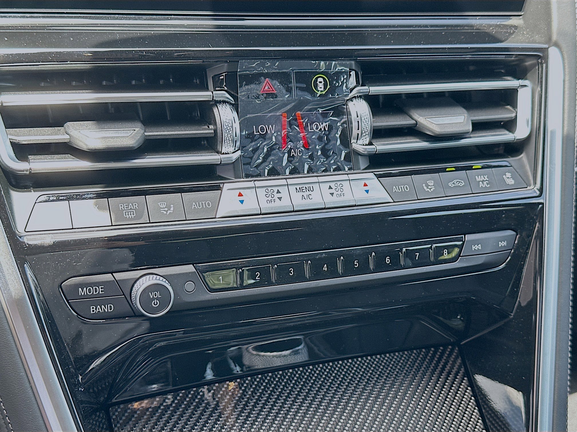 2026 BMW 8 Series M850i - Photo 13