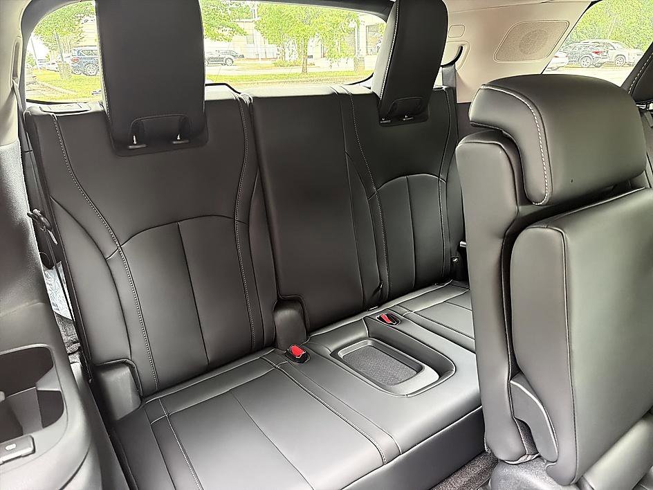 New 2027 Mineral Black INFINITI LUXE image 23