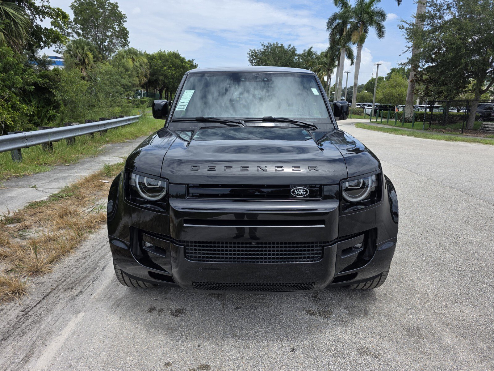 New 2026 Santorini Black LAND ROVER V8 image 8