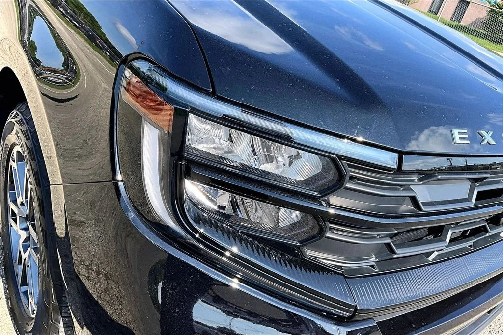 Certified Used 2025 Black Metallic Ford Active image 30