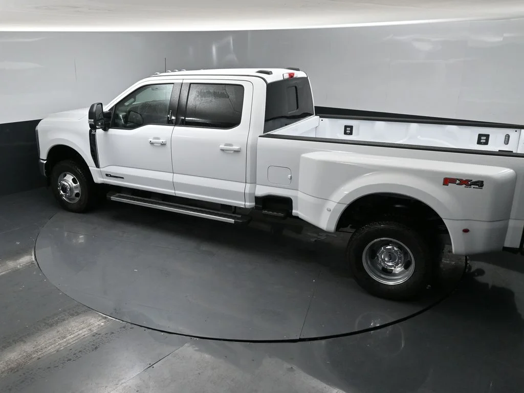 New 2026 Oxford White Ford F-350® XLT image 35