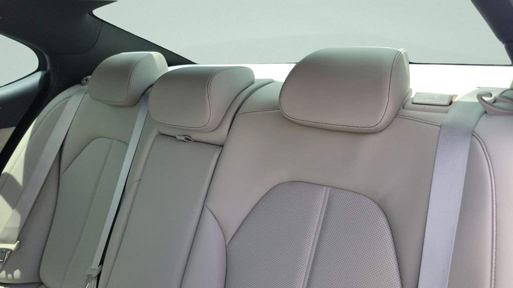 2023 GENESIS G70 Standard - Photo 9