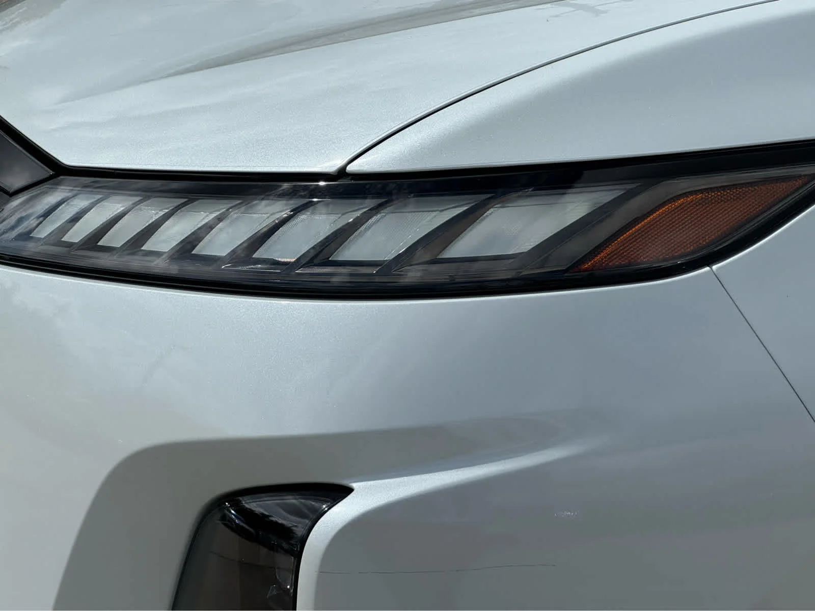 New 2027 RADIANT WHITE INFINITI Luxe 2WD image 5