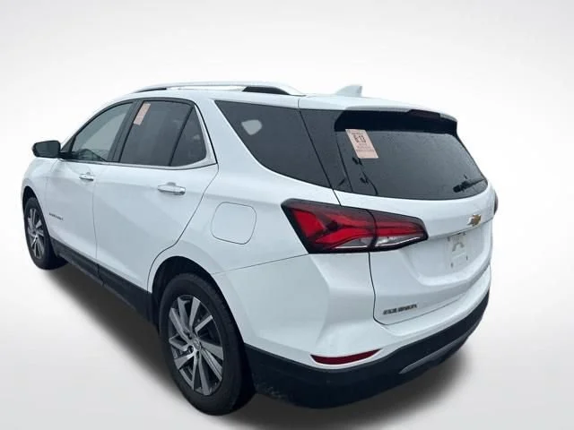 Used 2024 Summit White Chevrolet Premier image 3