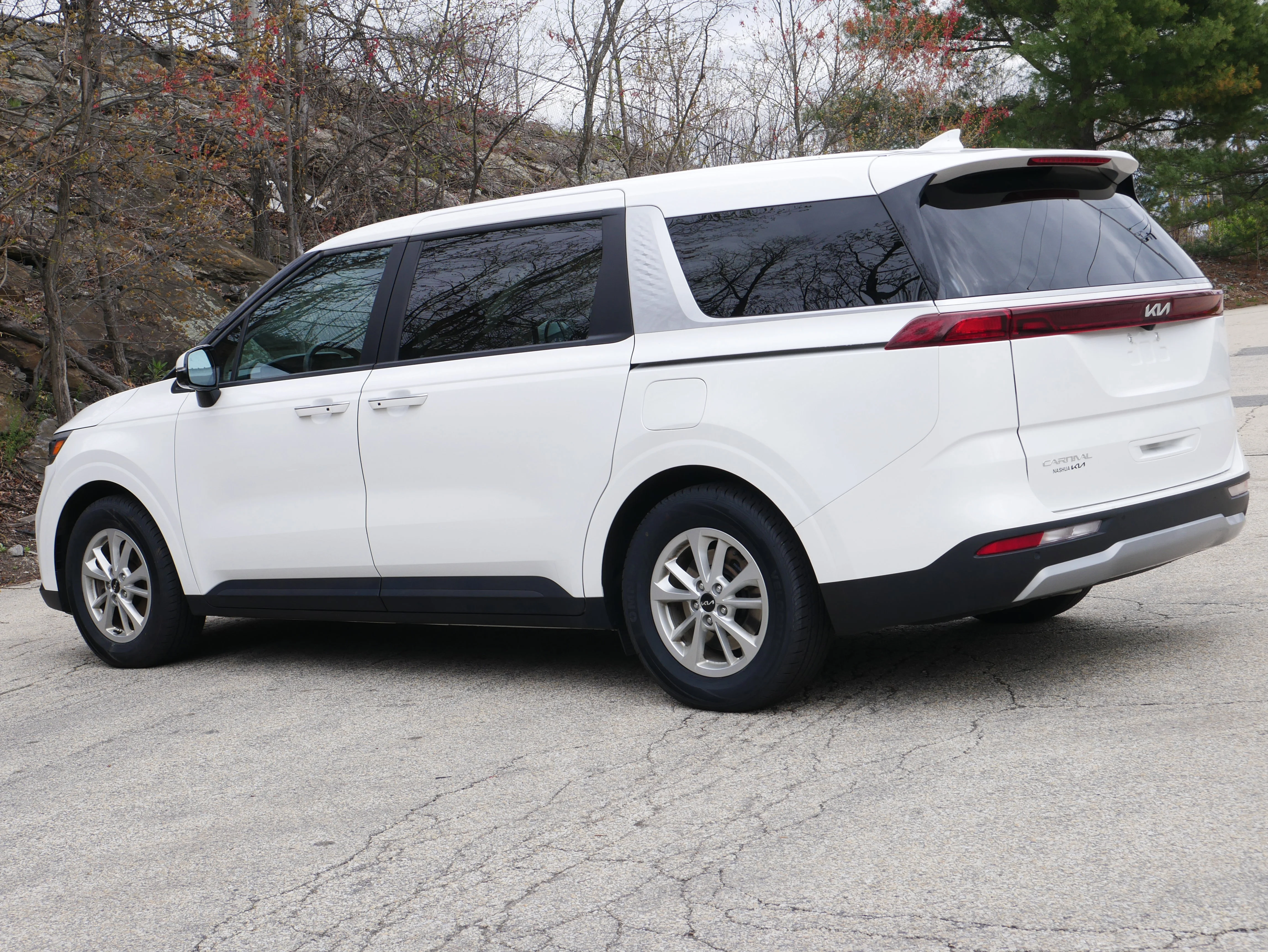 Used 2024 White Kia LX Seat Package image 4