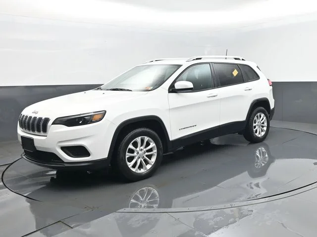Certified Used 2020 Bright White Clearcoat Jeep Latitude image 2