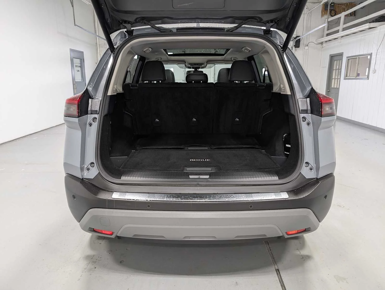 Used 2021 BOULDER GRAY PE Nissan SL image 41