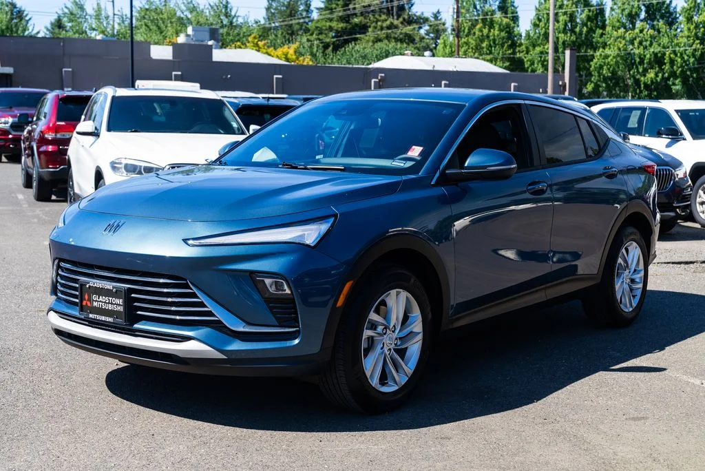 Used 2025 Blue Buick Preferred image 3