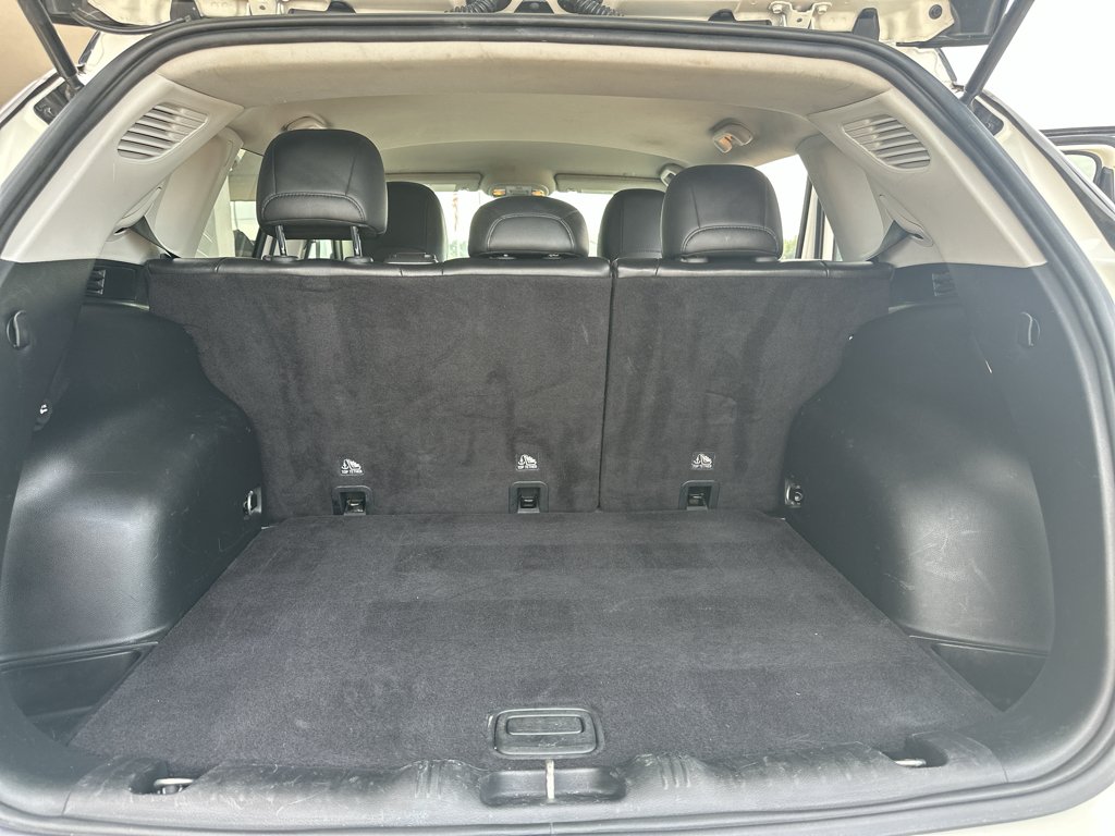 Used 2020 White Clearcoat Jeep Trailhawk image 31