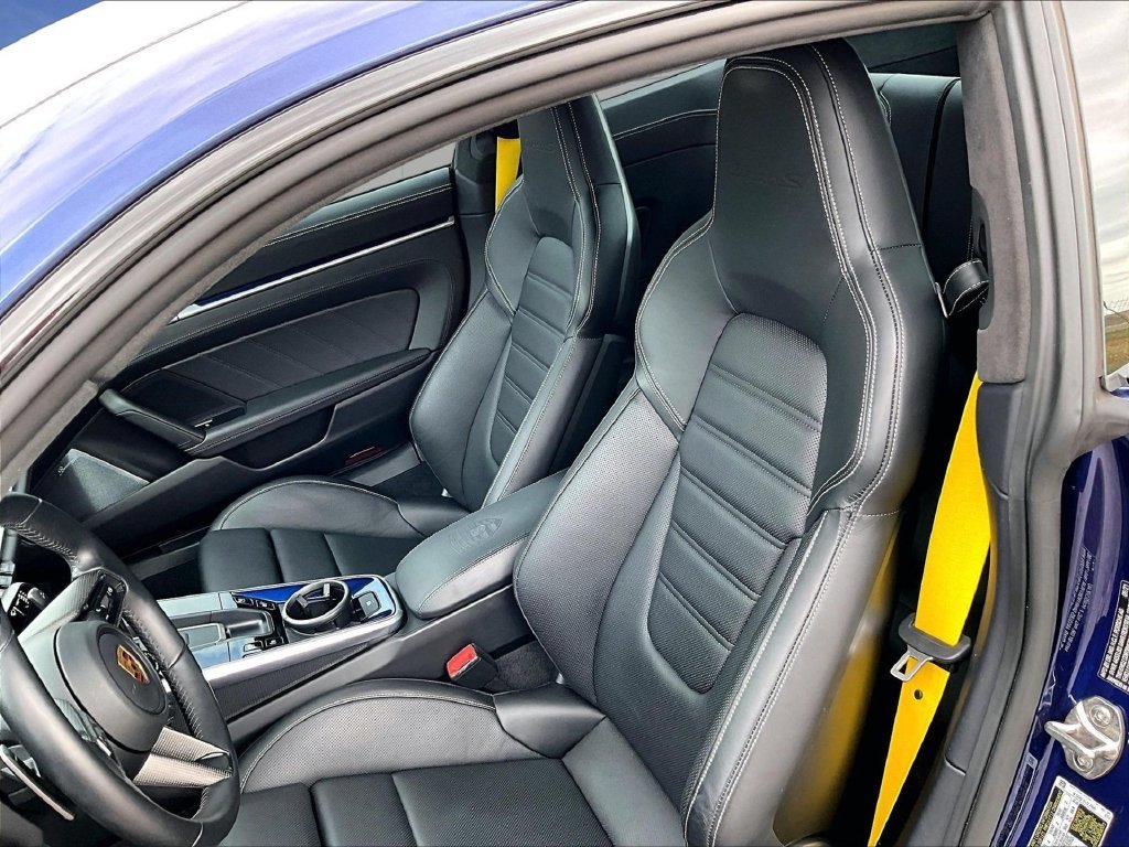 Used 2022  Porsche Turbo image 5