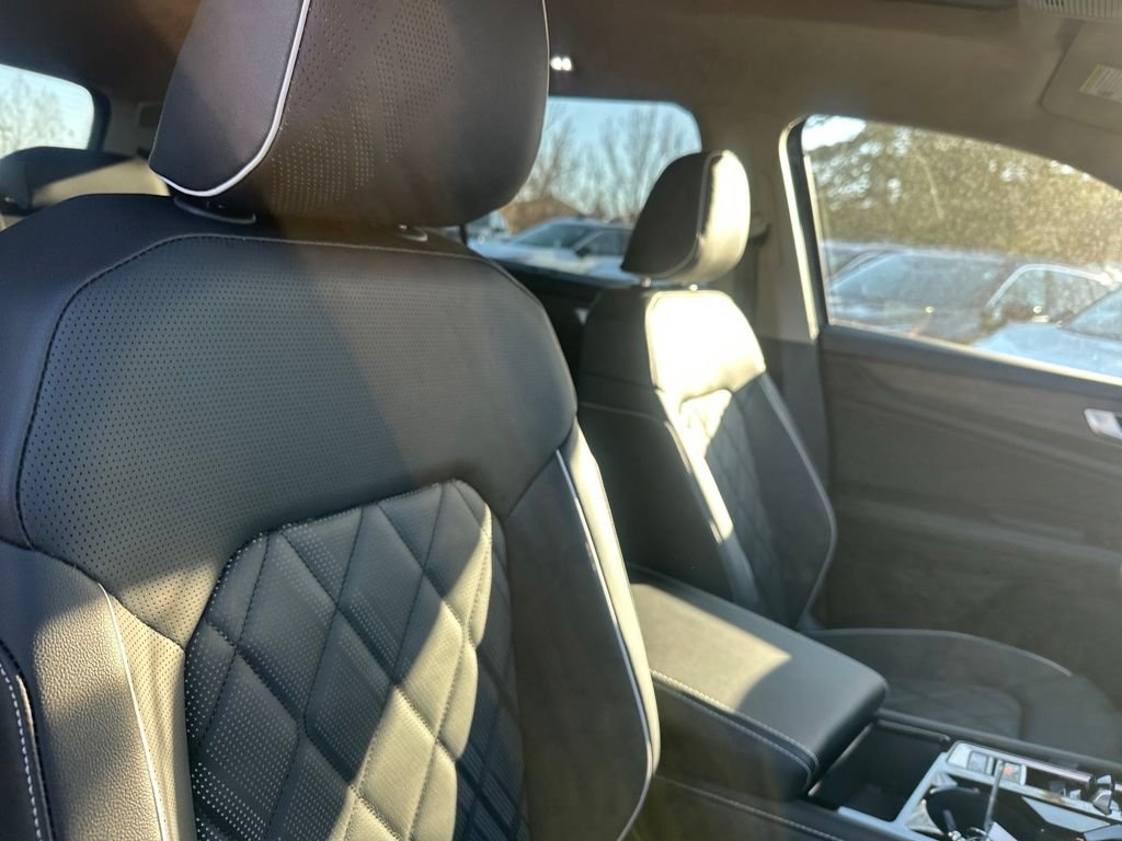New 2026  Volkswagen SEL Premium R-Line image 23