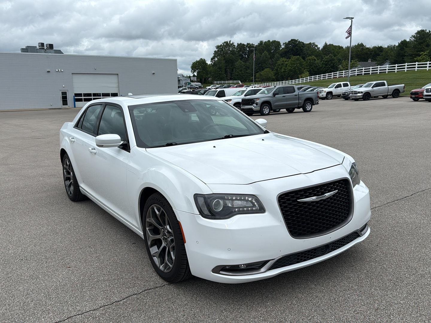Used 2018 Bright White Clearcoat Chrysler 300S image 3