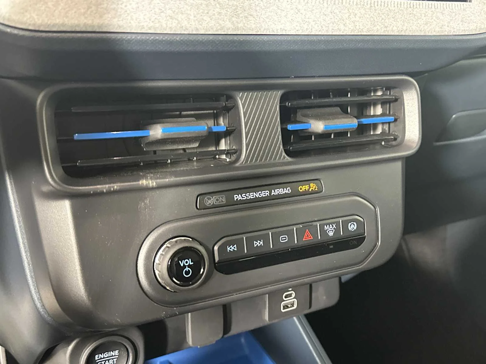 New 2026 Oxford White Ford XLT image 34