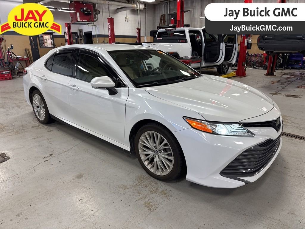 2019 Toyota Camry 2.5 Auto XLE's photo