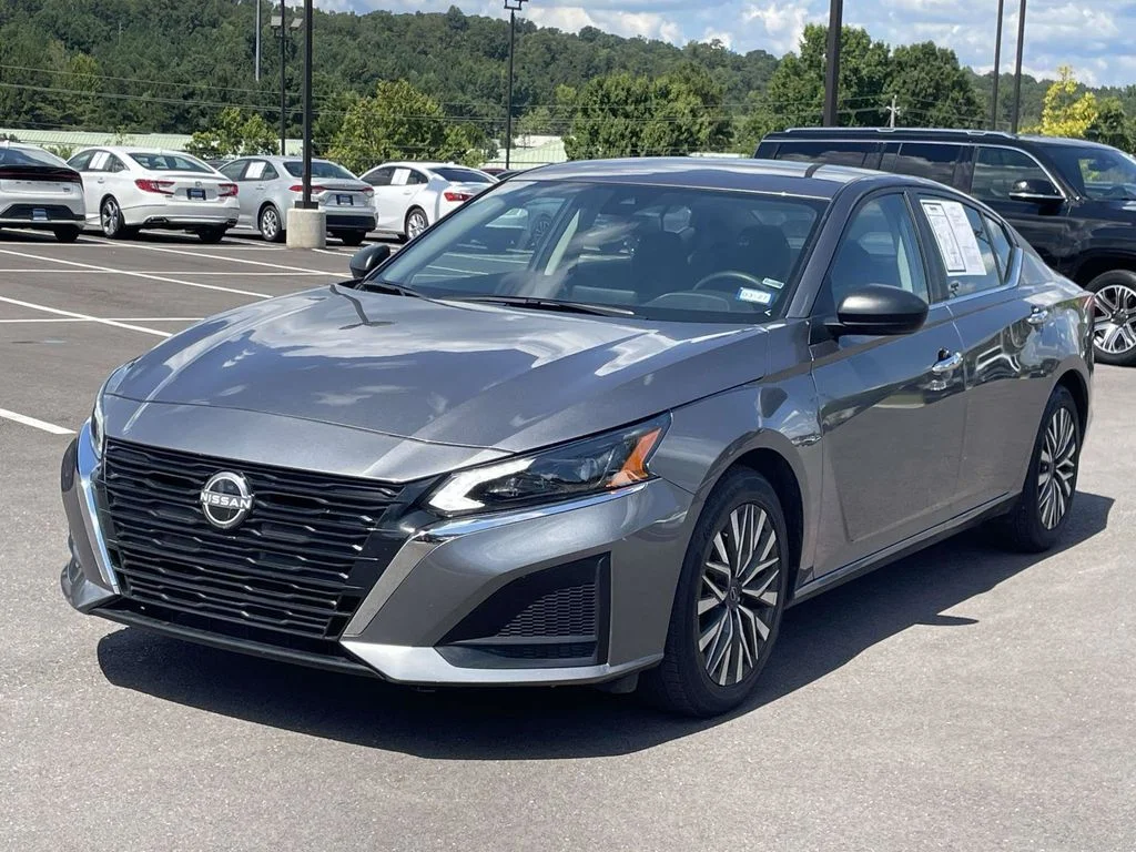 Used 2025 Gray Nissan 2.5 SV image 7