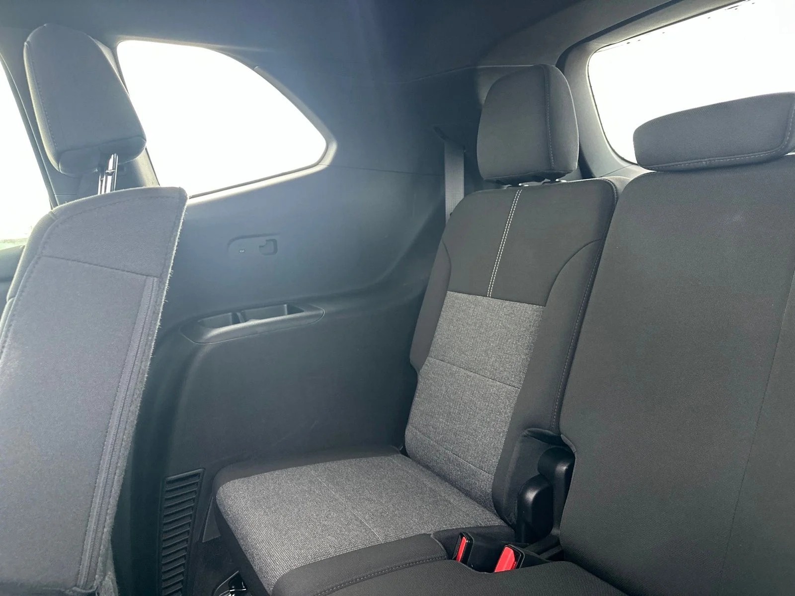 2025 GMC Acadia Elevation - Photo 28