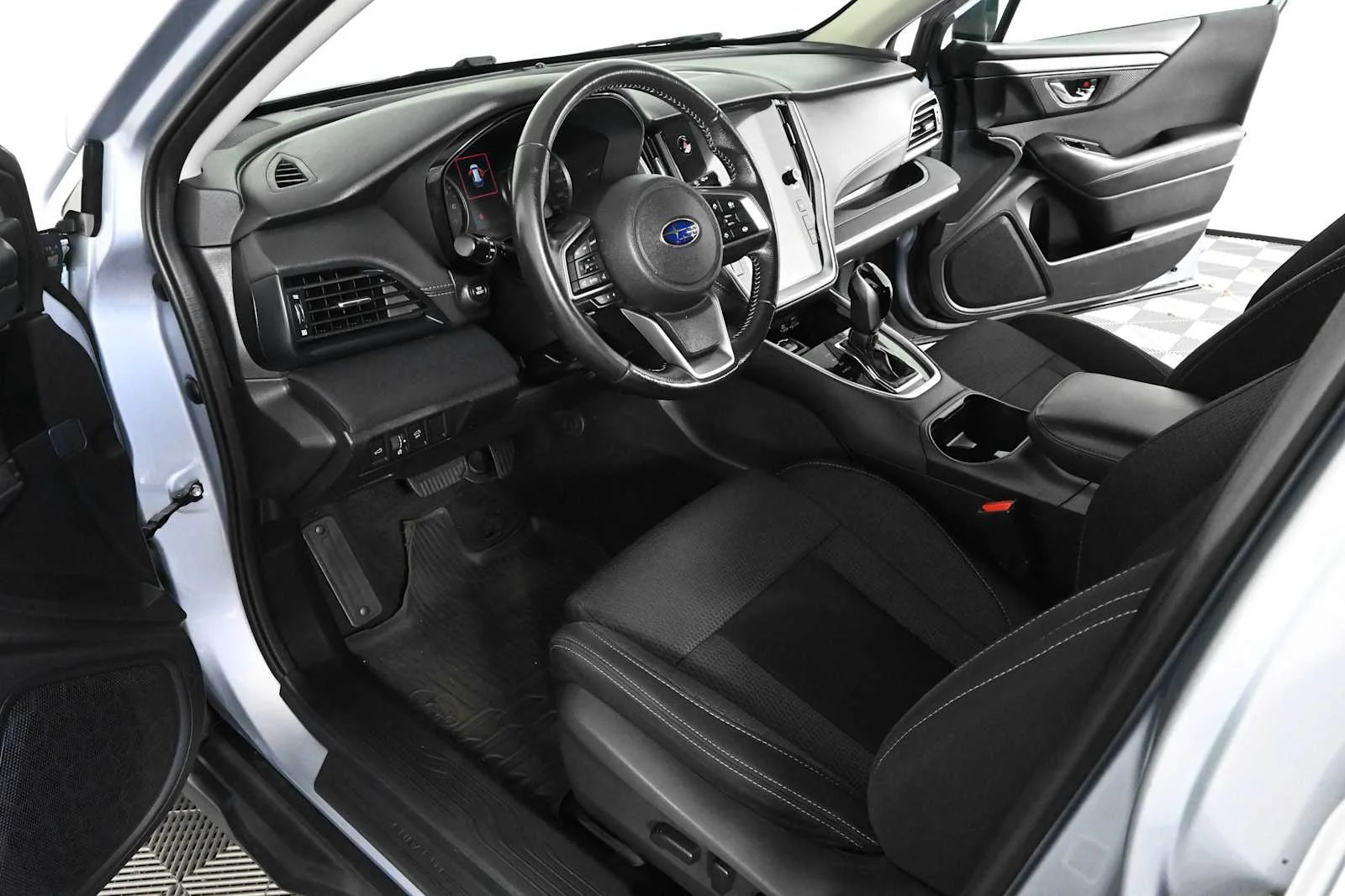 Used 2023 Ice Silver Metallic Subaru Premium image 17