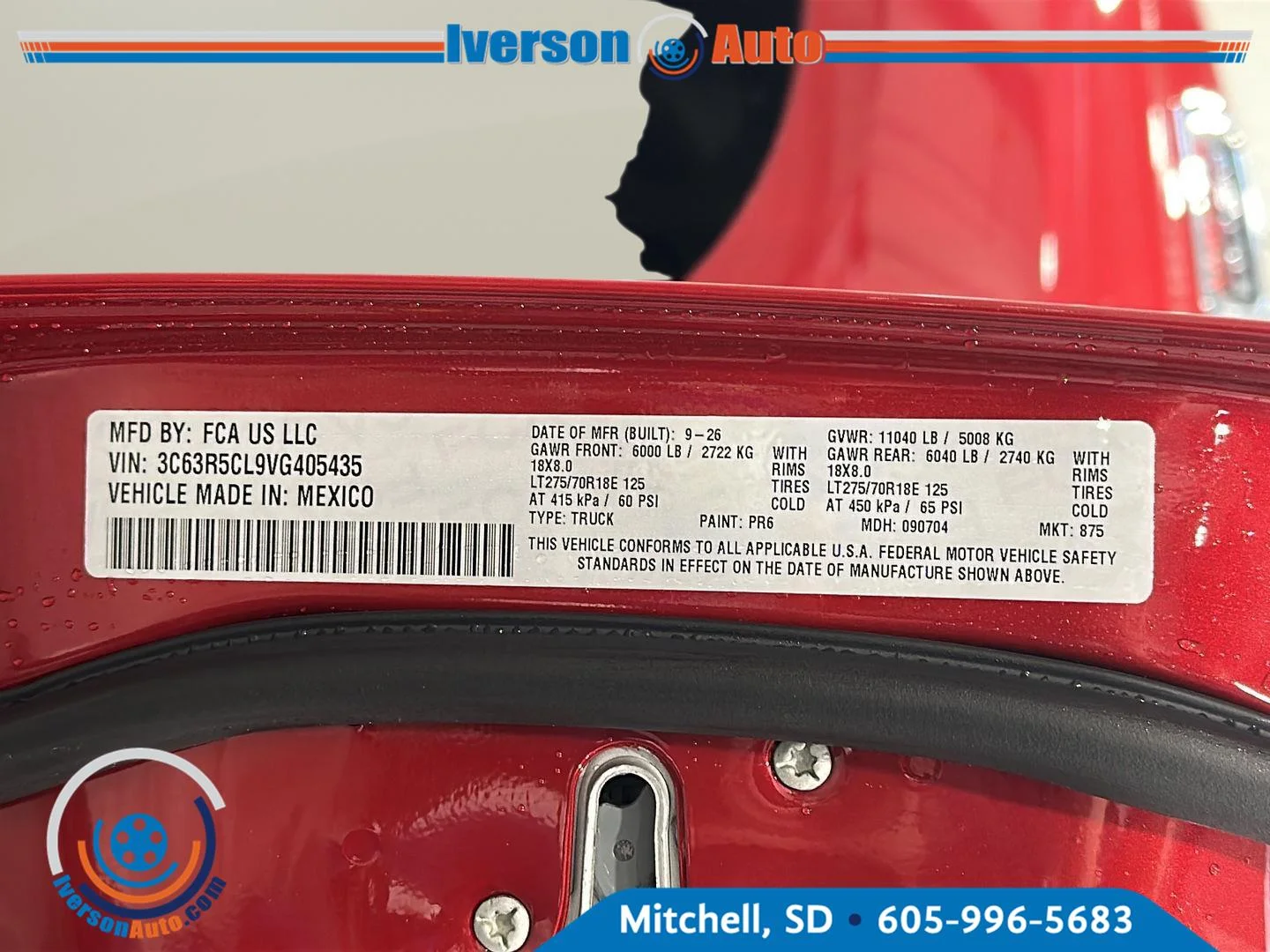 New 2027 Molten Red Pearl-Coat Exterior Paint RAM Tradesman image 12