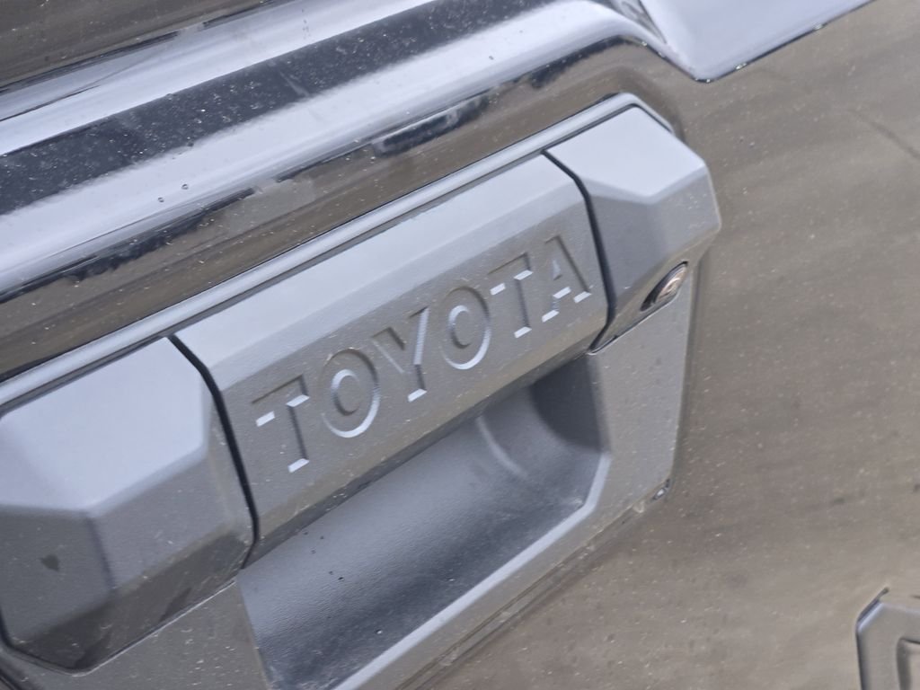 2026 Toyota Tacoma SR5 - Photo 7
