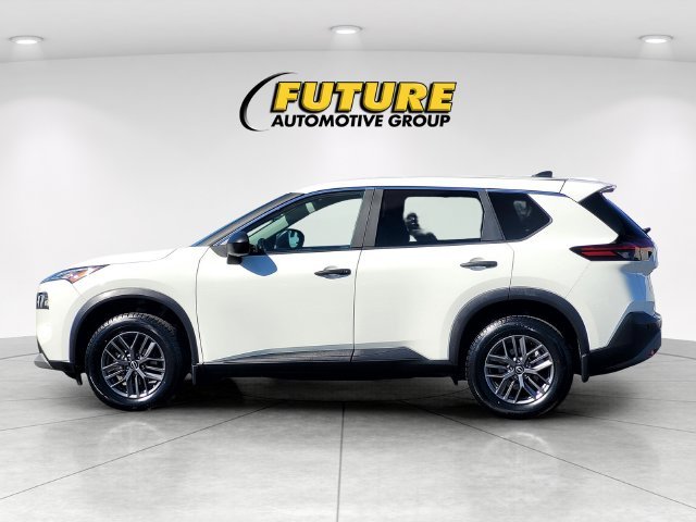 Used 2023 White Nissan S image 7