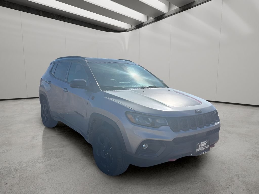 Used 2024 Silver Zynith Metallic Clearcoat Jeep Trailhawk image 3