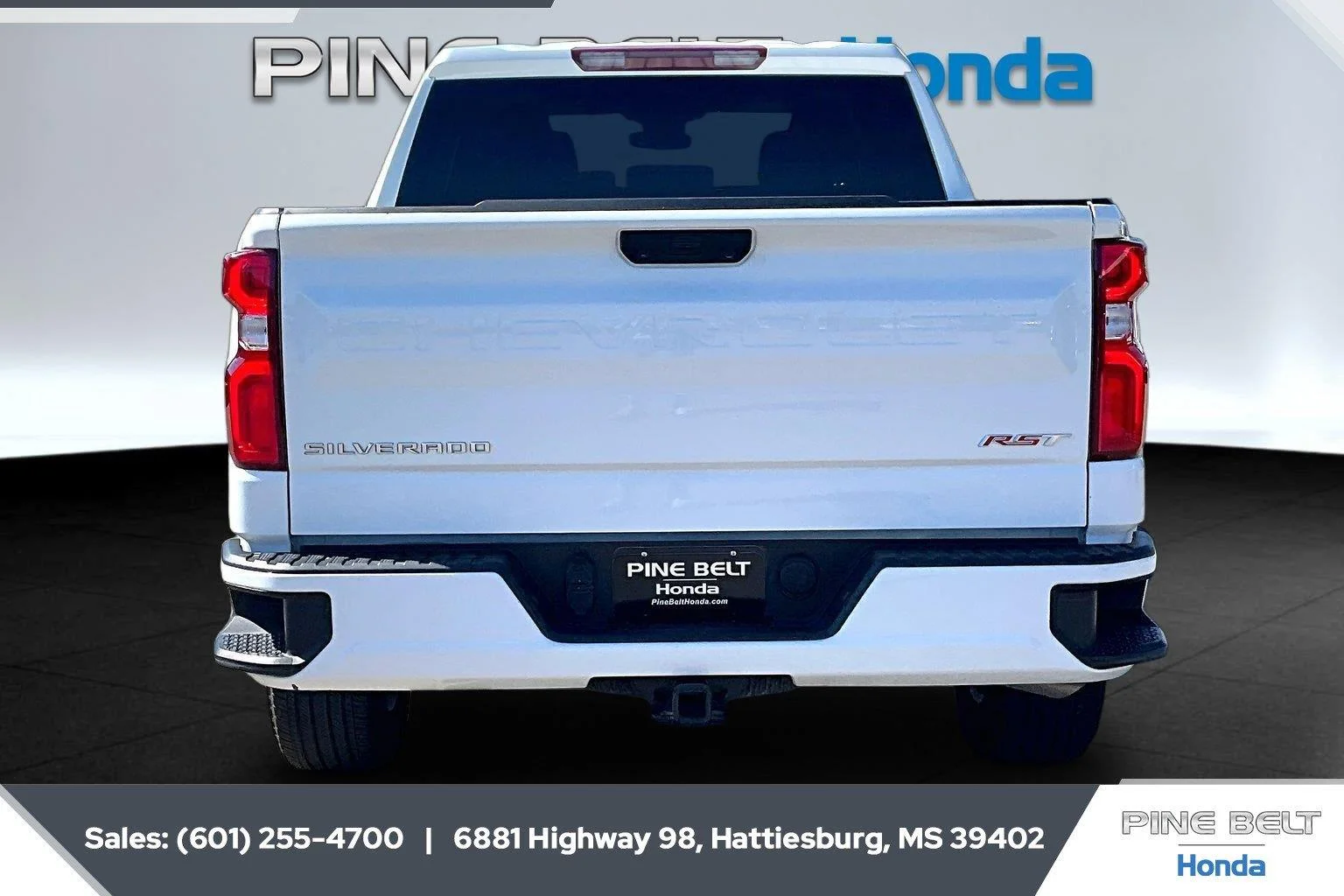 Used 2026 Summit White Chevrolet RST image 4