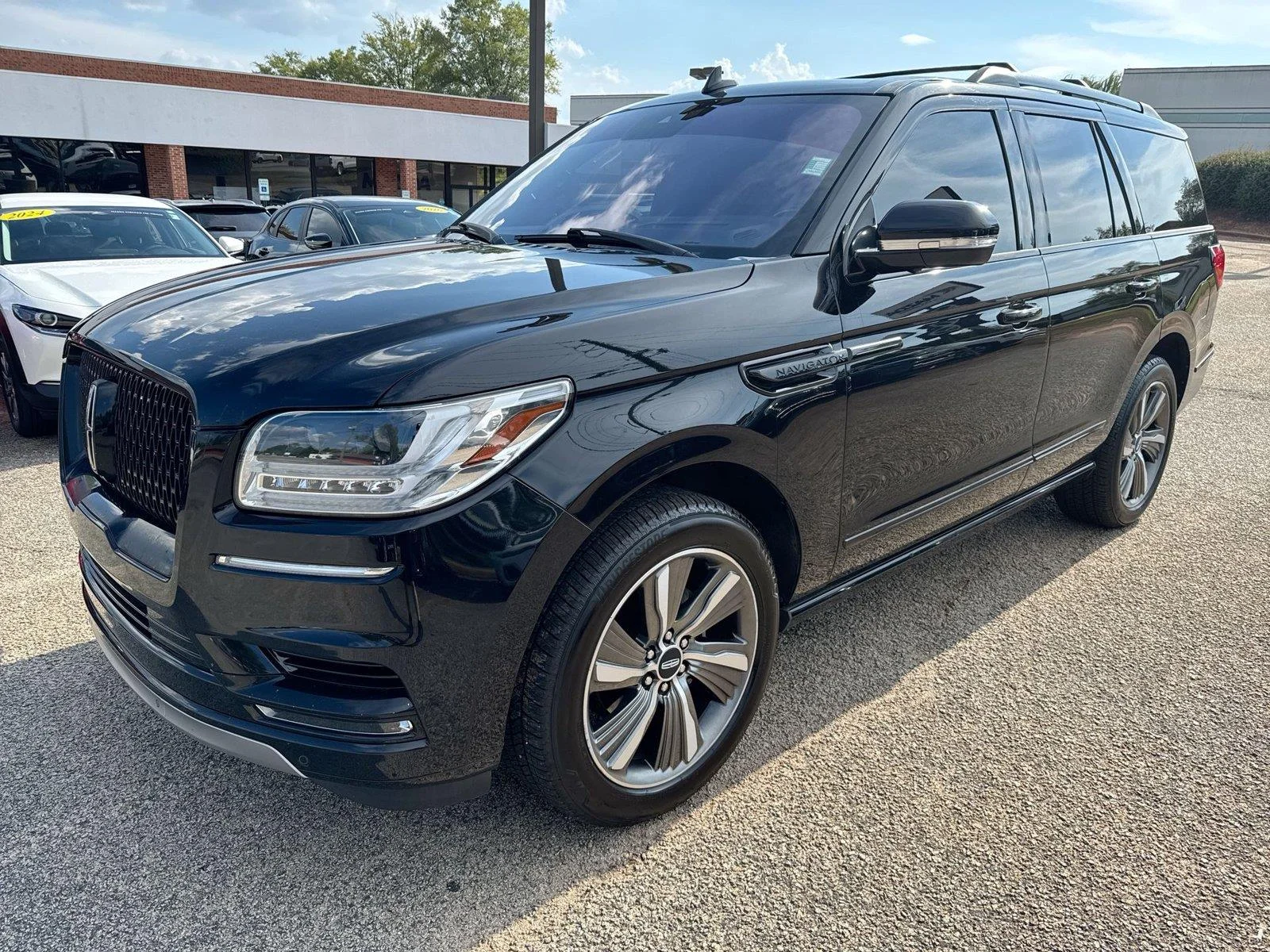 Used 2019 Infinite Black Metallic Lincoln Reserve image 22