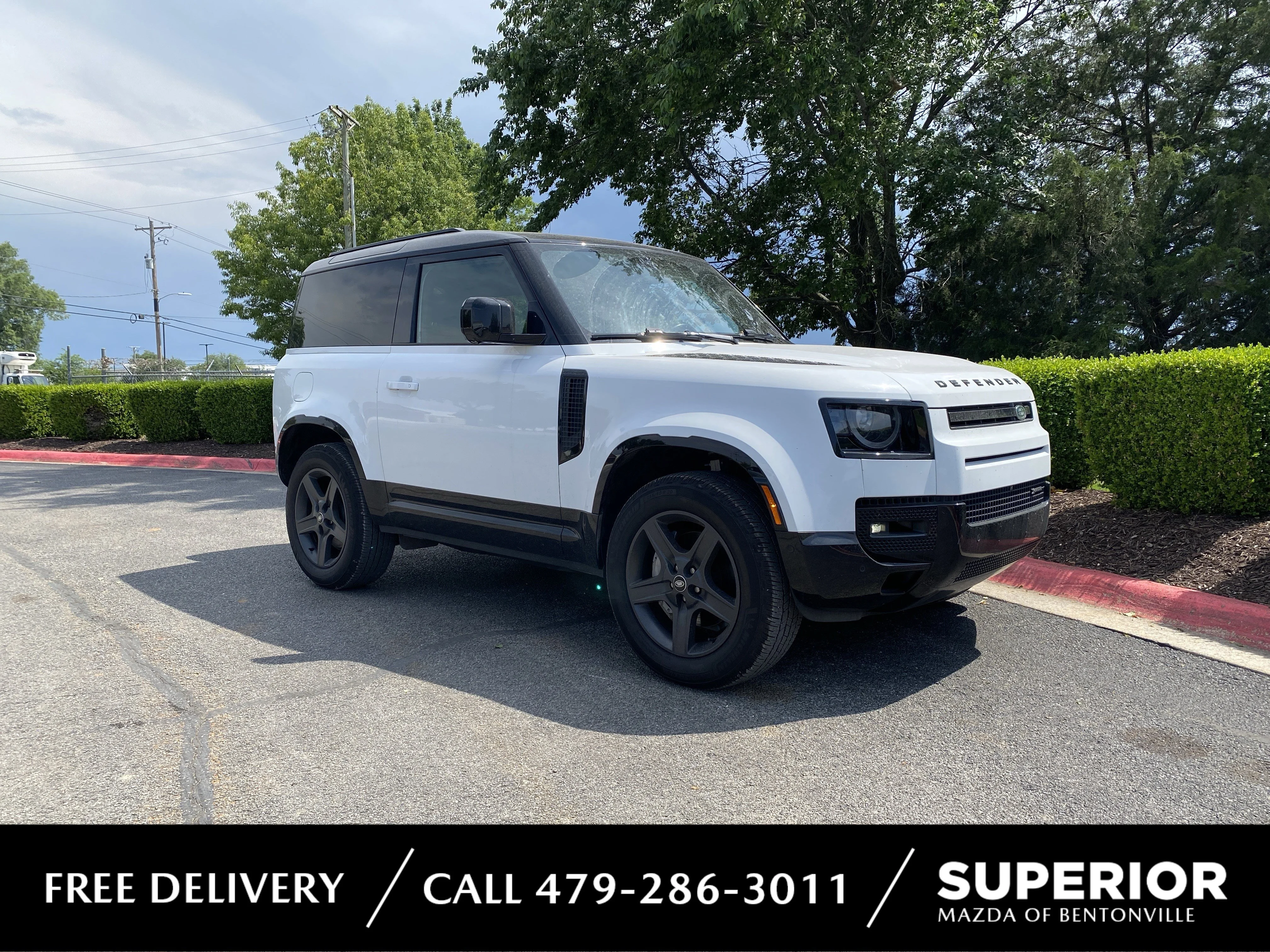 2023 Land Rover Defender X-Dynamic SE's photo