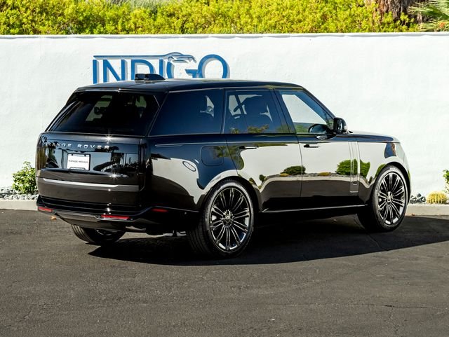 New 2026 Santorini Black Land Rover SE image 6