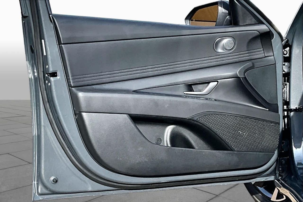New 2026 Ecotronic Gray Hyundai Limited image 10