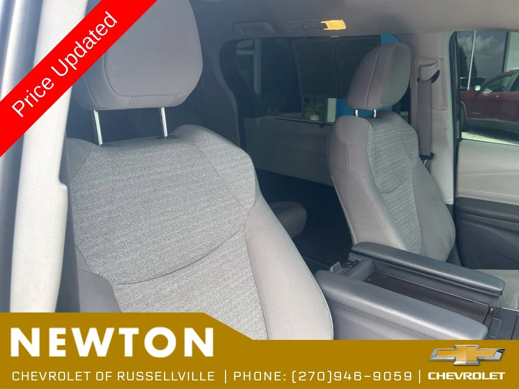 Used 2022 Gray Toyota LE image 22