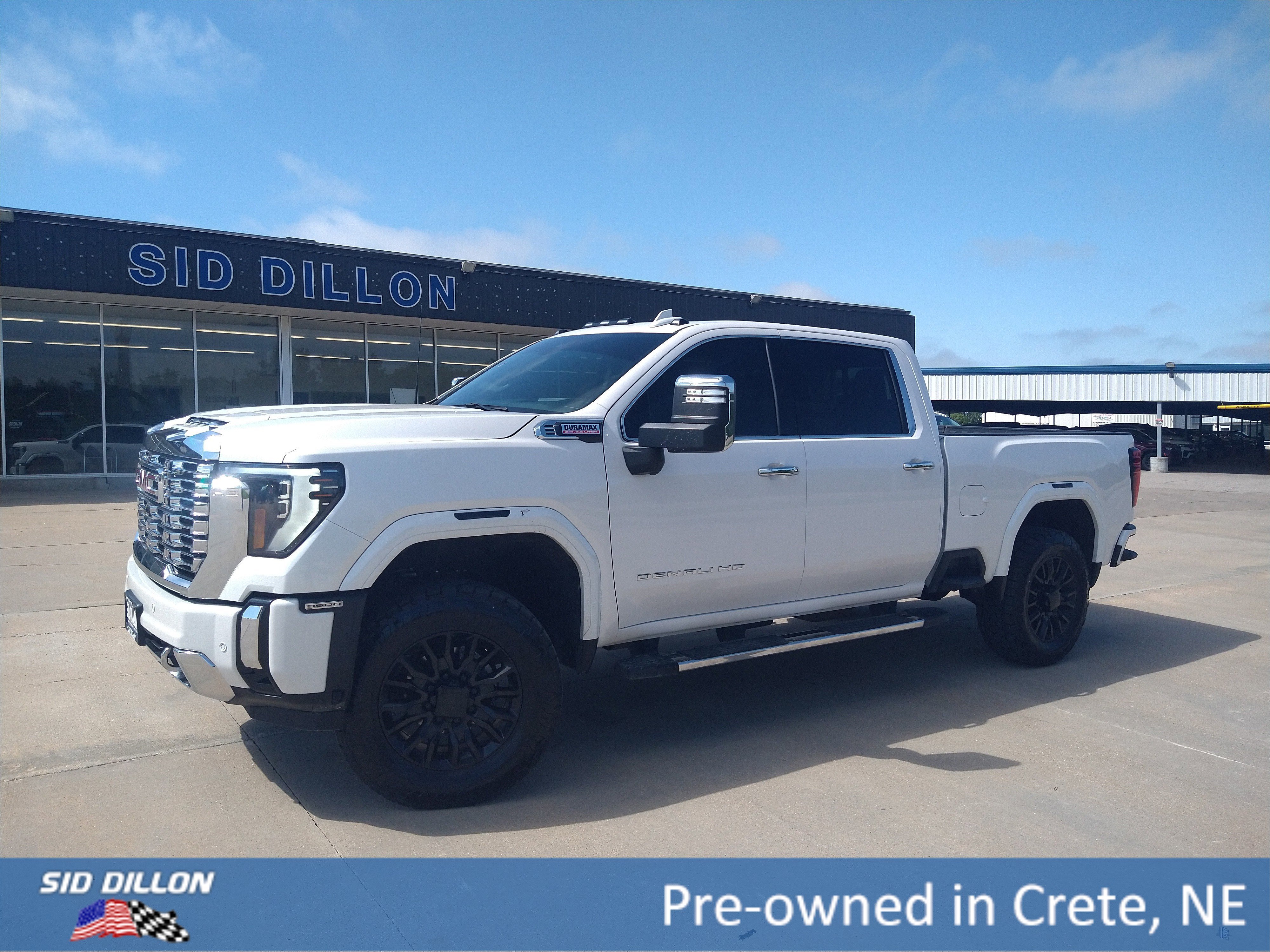 Used 2025 White Frost Tricoat GMC Denali image 1