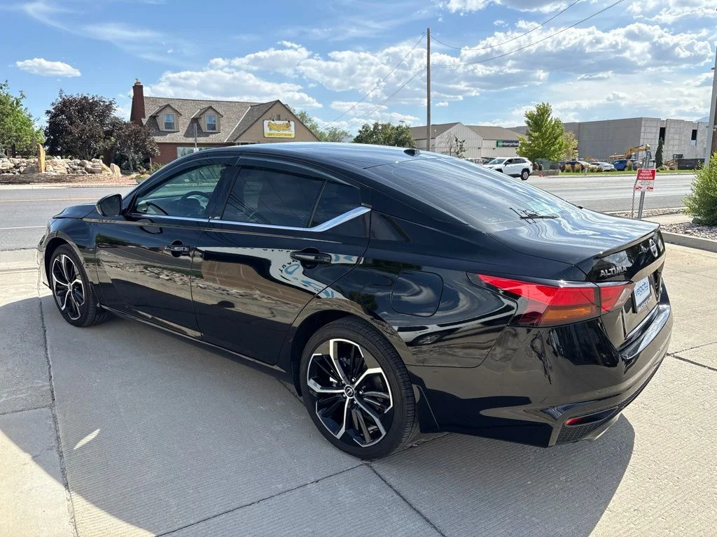 Used 2024 Black Nissan 2.5 SR image 6