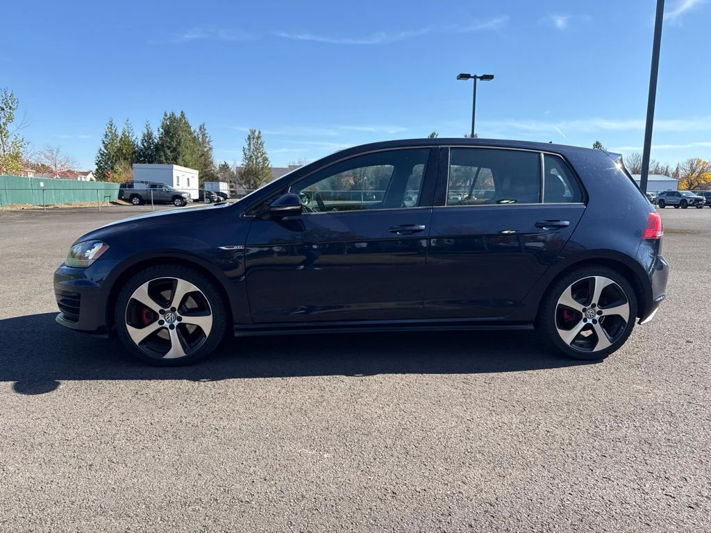 Used 2015 Night Blue Metallic Volkswagen 2.0T SE image 4