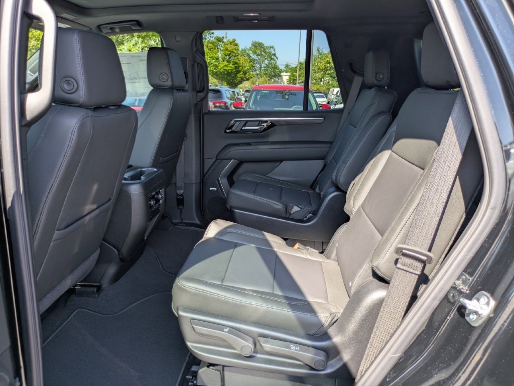 2026 Chevrolet Suburban Z71 - Photo 16