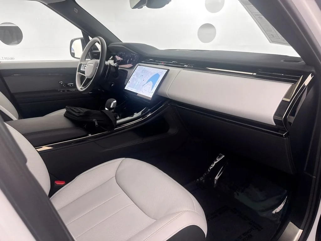 Certified Used 2024 White Land Rover Dynamic SE image 29
