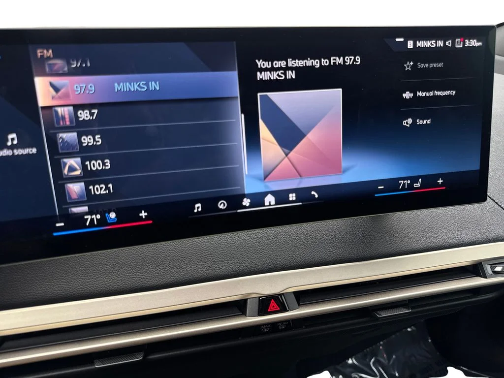 Used 2024 Red BMW xDrive50 image 61